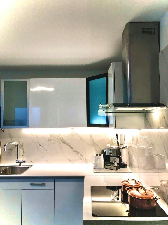 Fabulous Lakeside Family Apartment