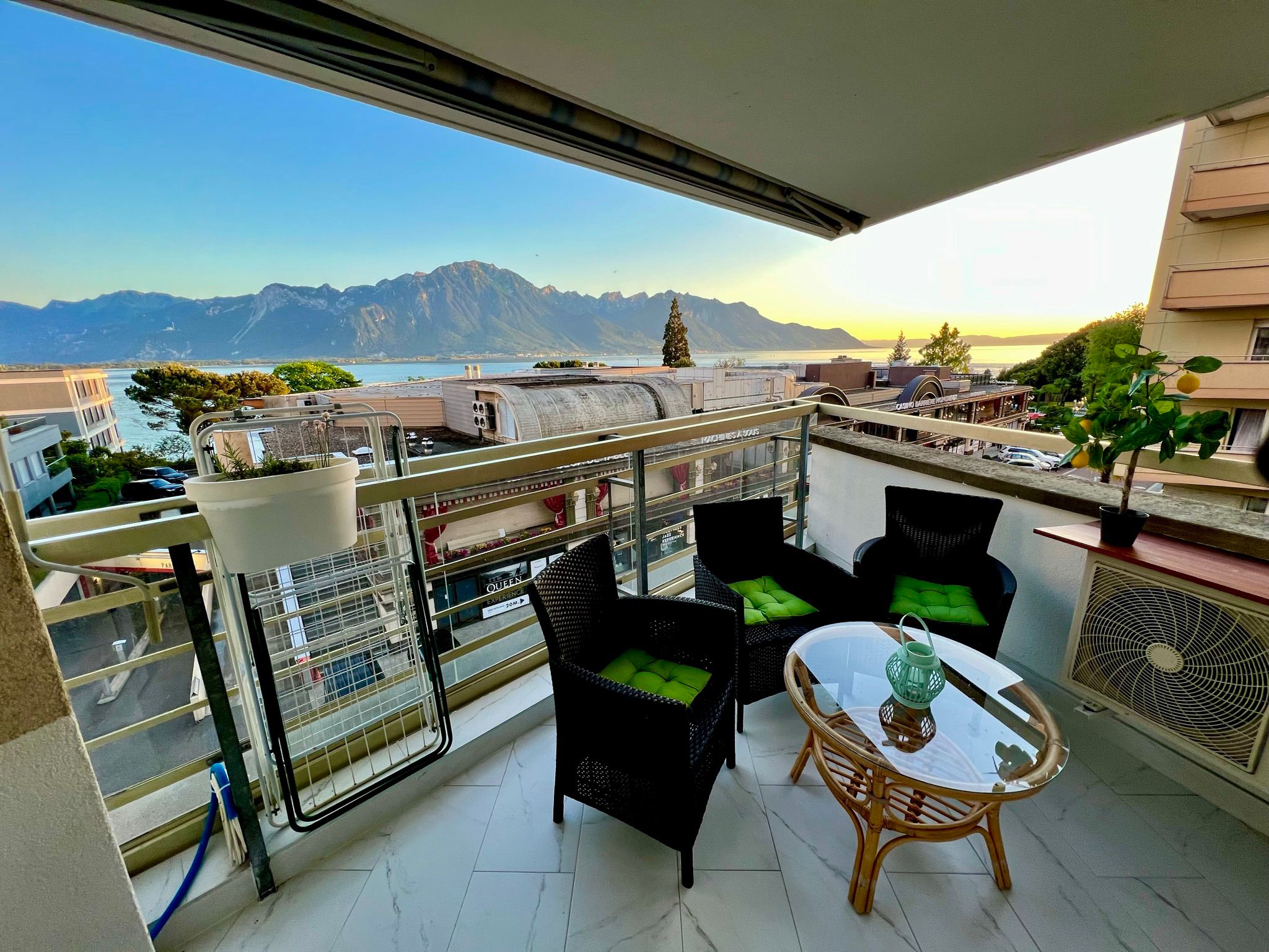 2nd apartment, 4.5 rooms, same floor, with access to common areas - 8.5 rooms